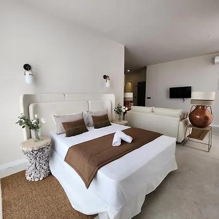 Huerta Mid-term Apartment